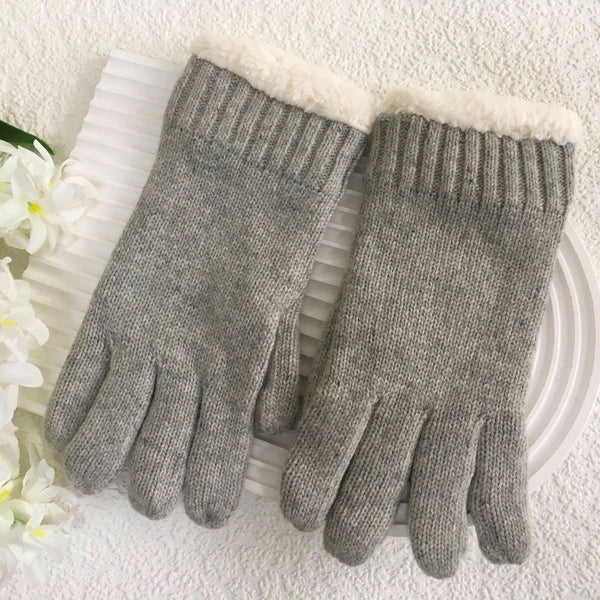 Fur lined knitted gloves