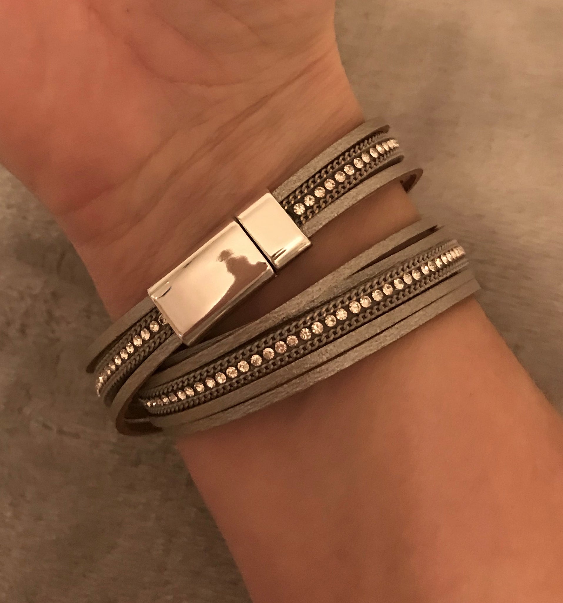 Magnetic wrap - with gold (Copy)