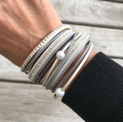 Magnetic wrap - with pearls