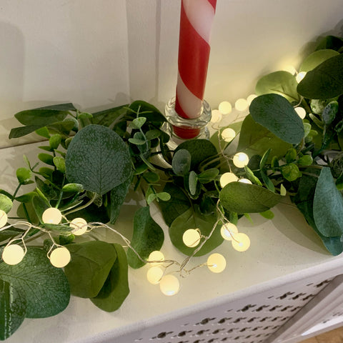 White snowberry round fairy lights