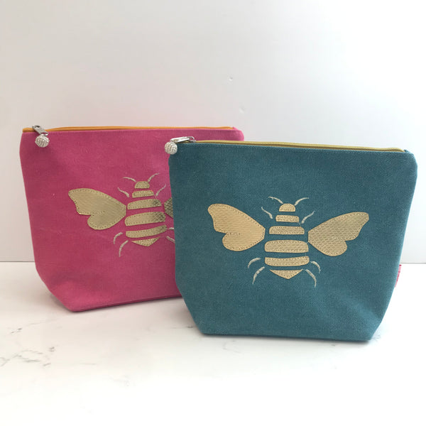 Fabric bee messenger bags and purses
