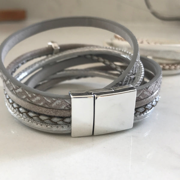 Magnetic wrap bracelet- star