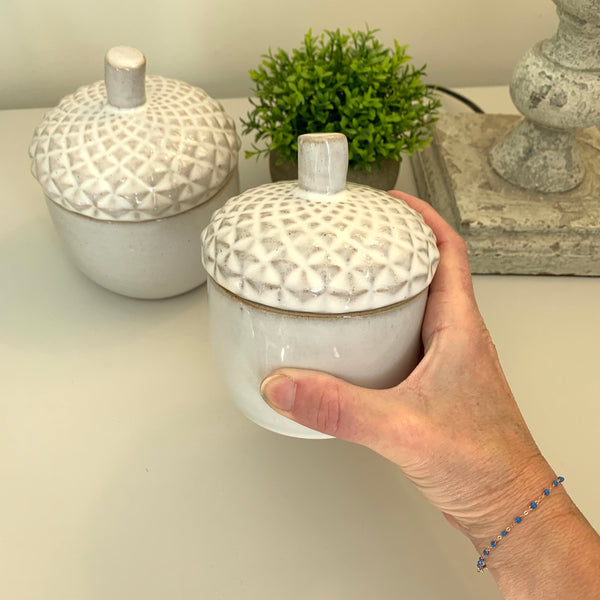 Acorn ceramic pot